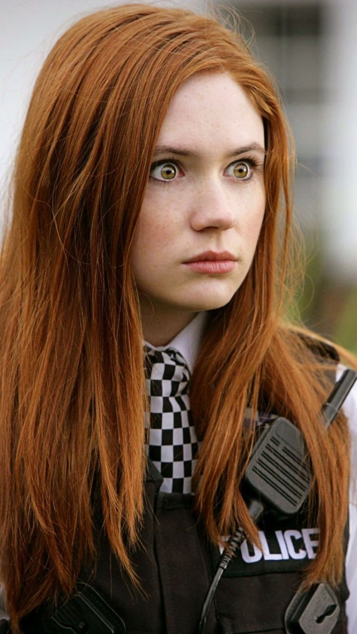 Karen Gillan - HD Wallpaper 