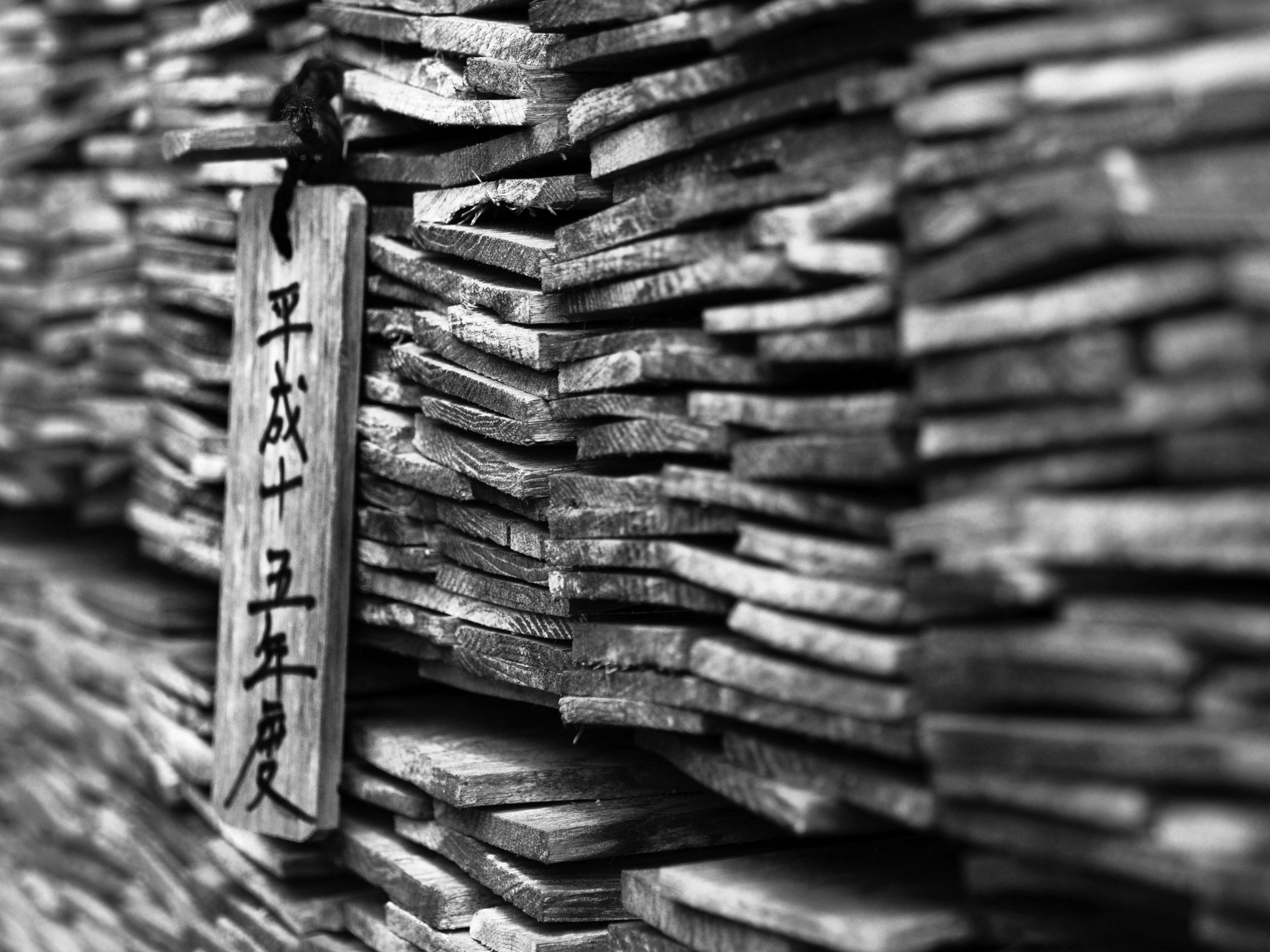 Wallpaper - Japan Grayscale - HD Wallpaper 