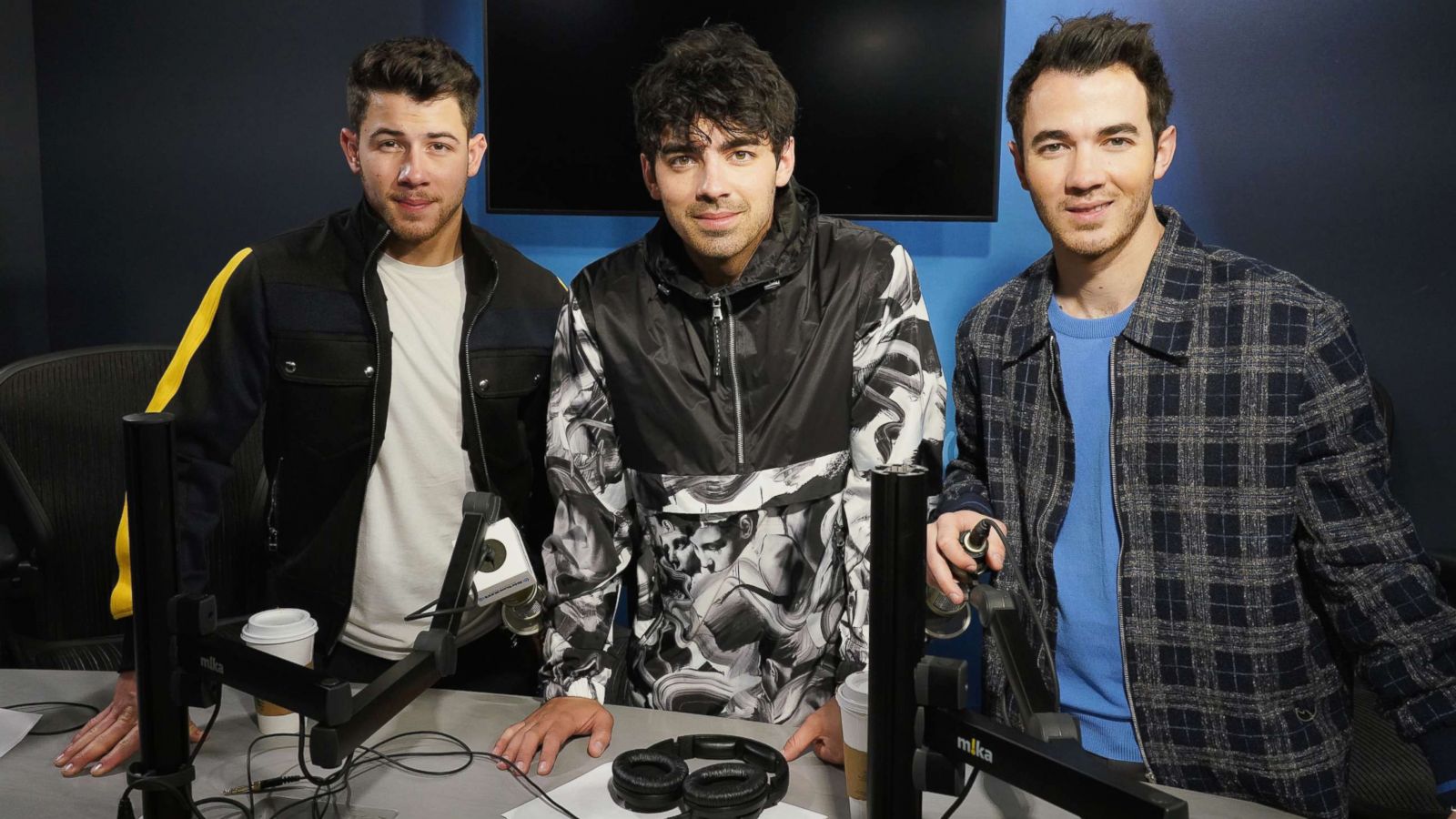Jonas Brothers Twitter 2018 - HD Wallpaper 