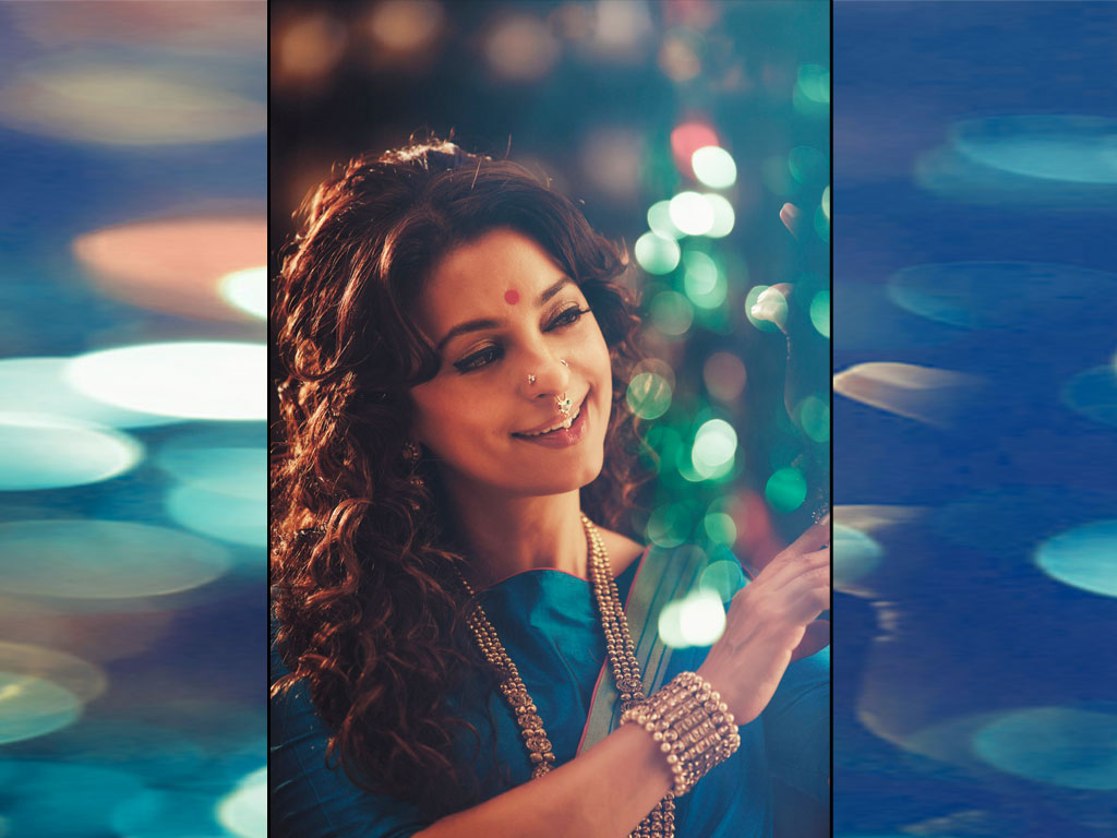 Juhi Chawla Hq Wallpapers - Juhi Chawla In Pushpaka Vimana - HD Wallpaper 