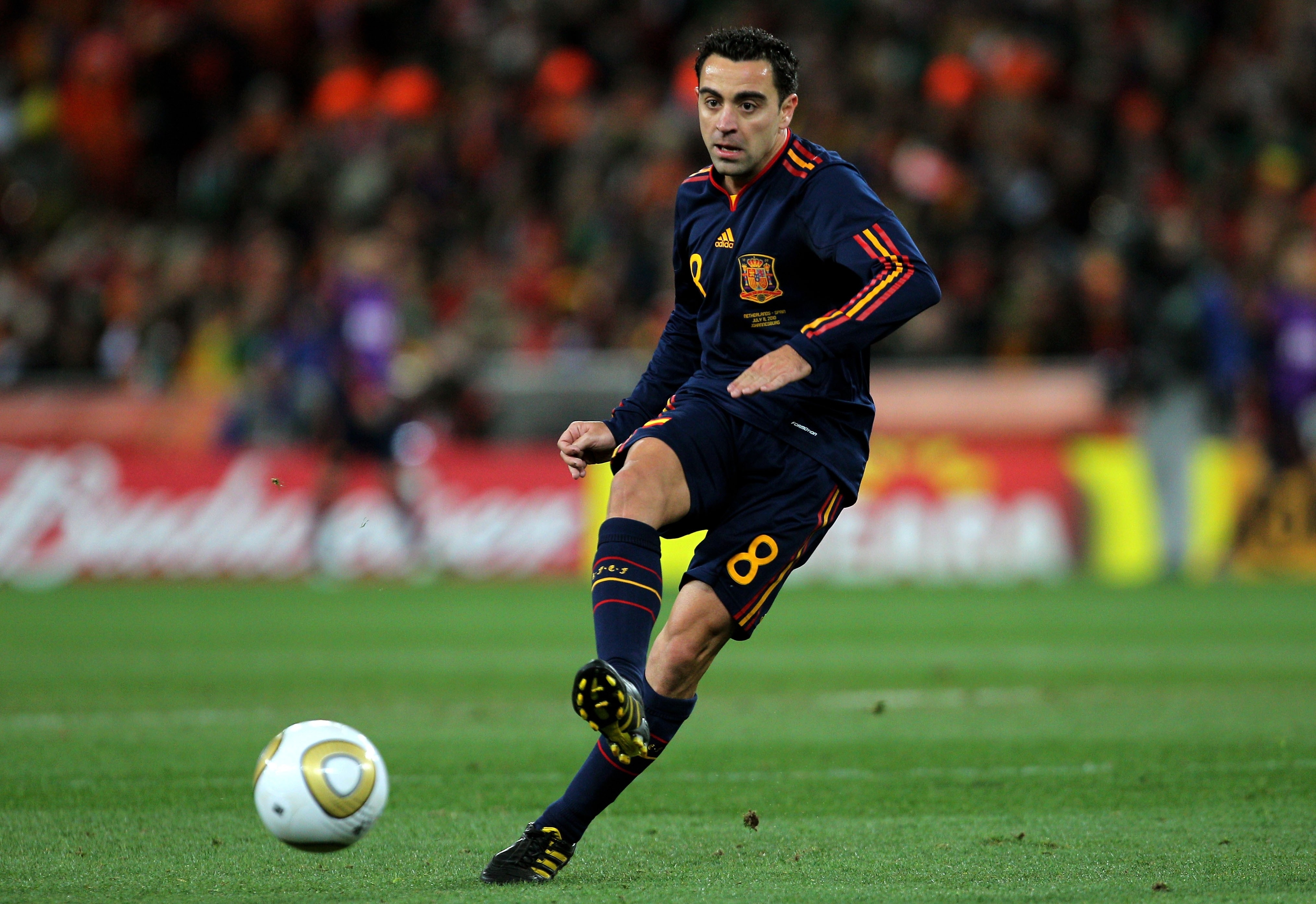 Soccer Barcelona Spain National Football Team Fifa - Xavi Hernandez Spain - HD Wallpaper 