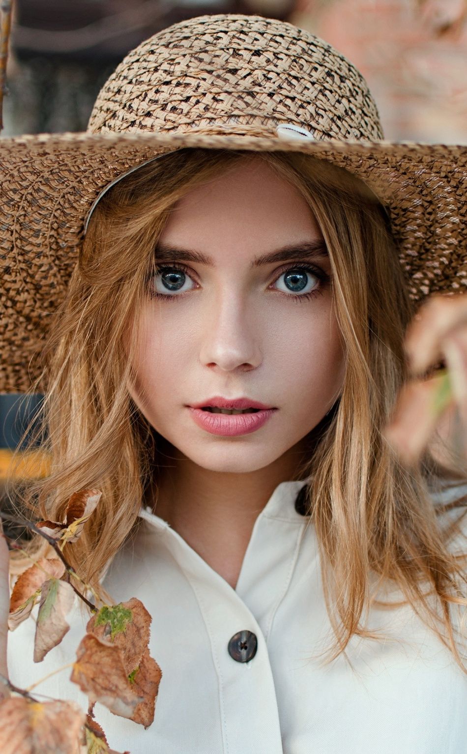 Models With Straw Hats - HD Wallpaper 