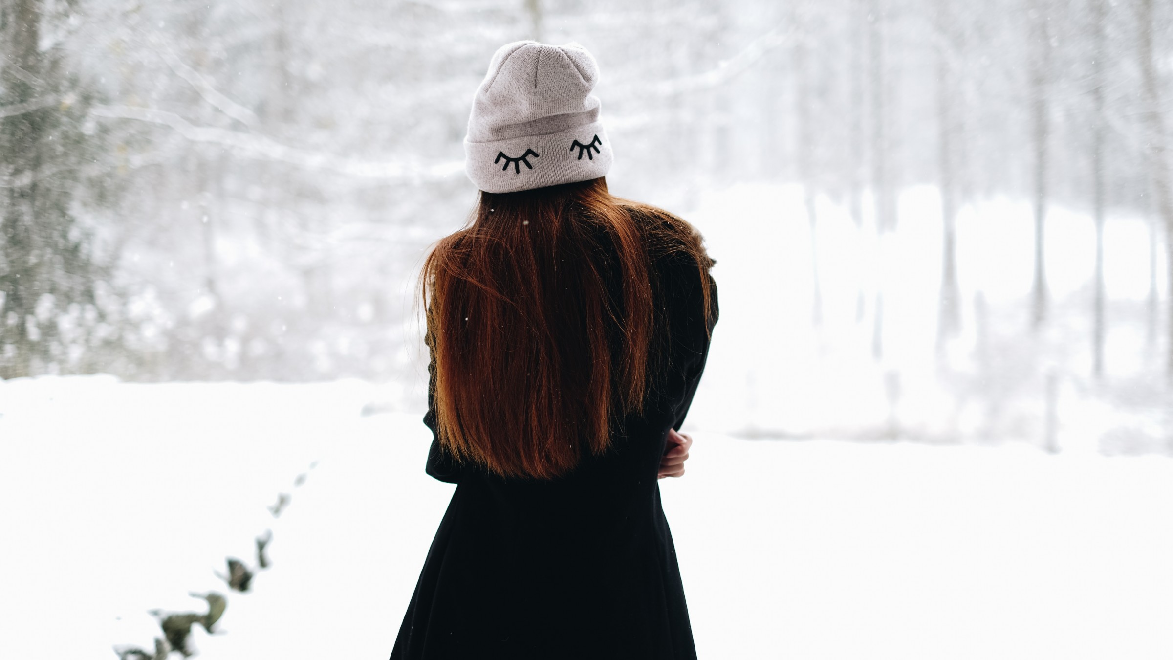 Winter Girl Pic Hd - HD Wallpaper 