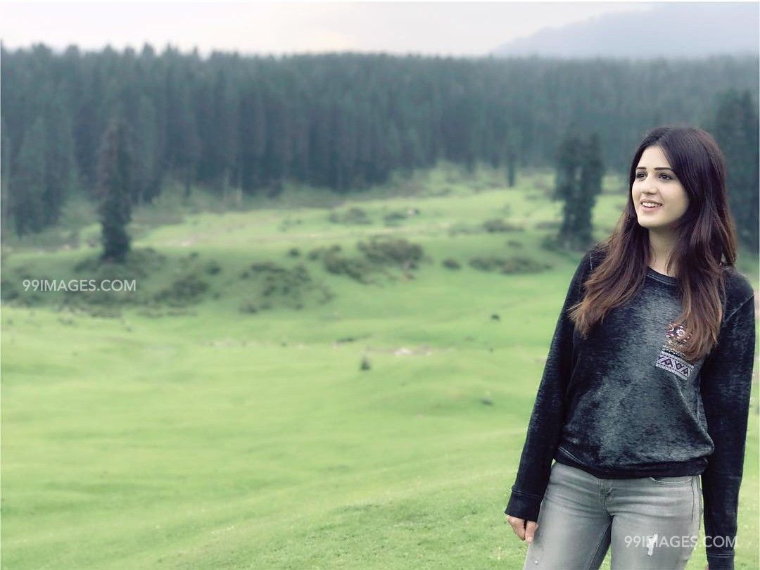 Isha Rikhi Hot Hd Photos & Wallpapers For Mobile - Girl - HD Wallpaper 