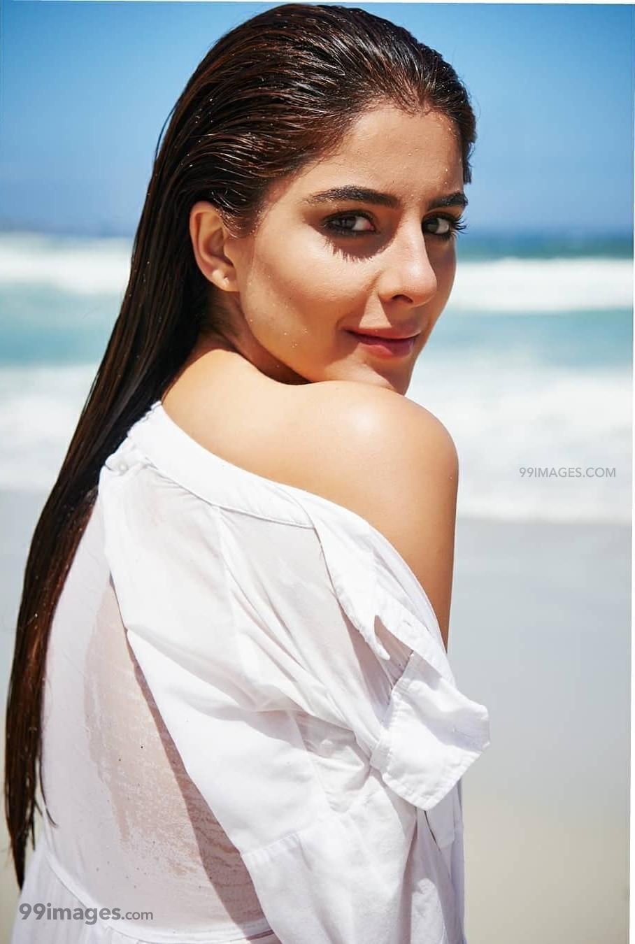 Isha Talwar Hot Hd Photos & Wallpapers For Mobile (165968) - Isha Talwar Latest Photoshoot - HD Wallpaper 