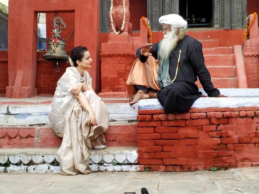 Kangana Ranaut With Sadhguru - HD Wallpaper 