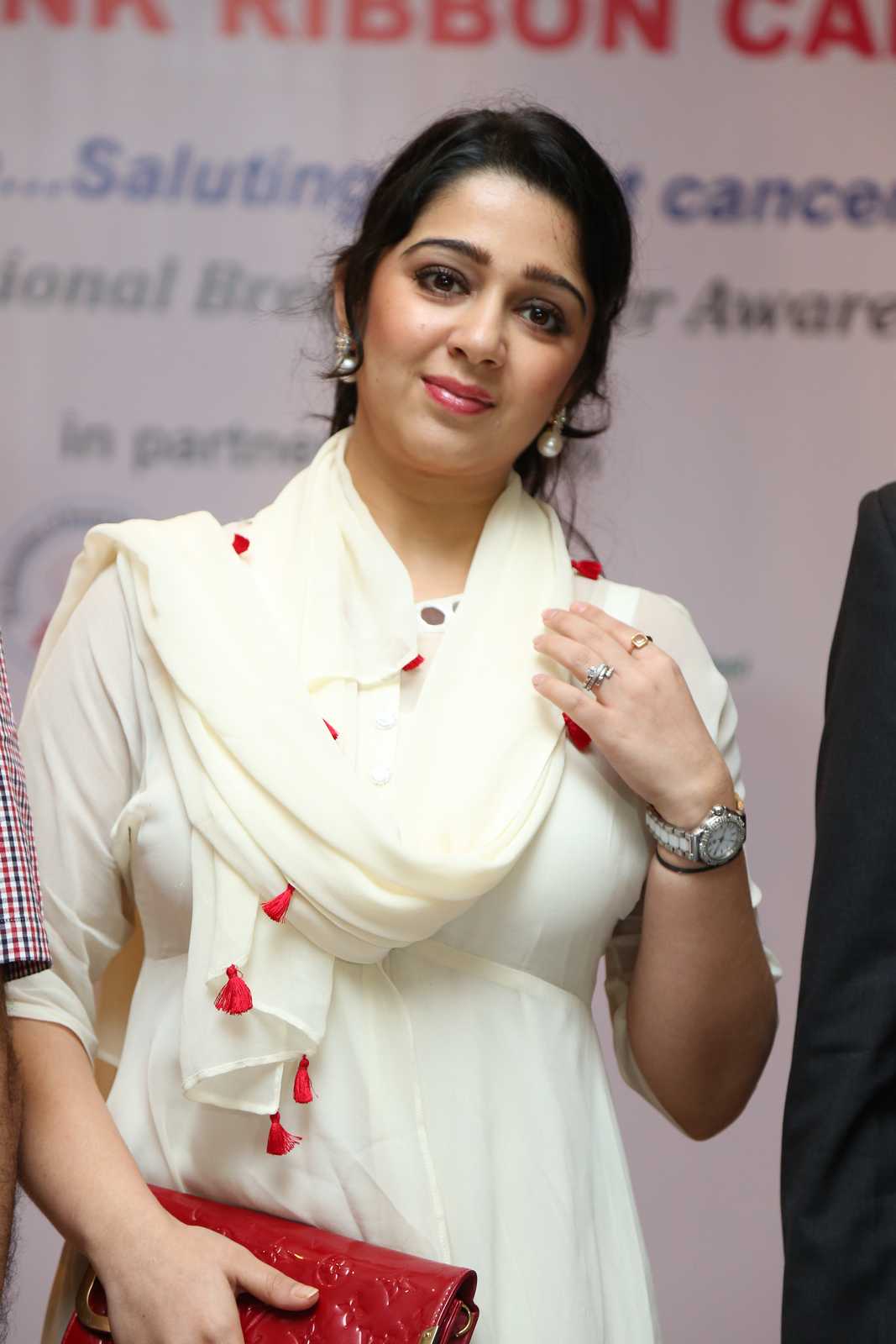 Charmi Latest Glamorous Photos Hq Photo - Charmi Latest - 1067x1600  Wallpaper - teahub.io