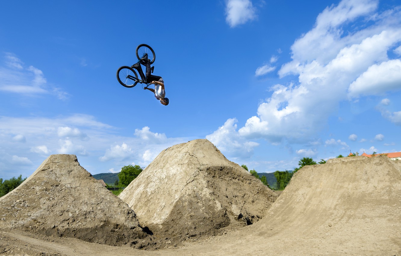 Photo Wallpaper The Sky, The Sun, Clouds, Bike, Helmet, - Bicycle - HD Wallpaper 