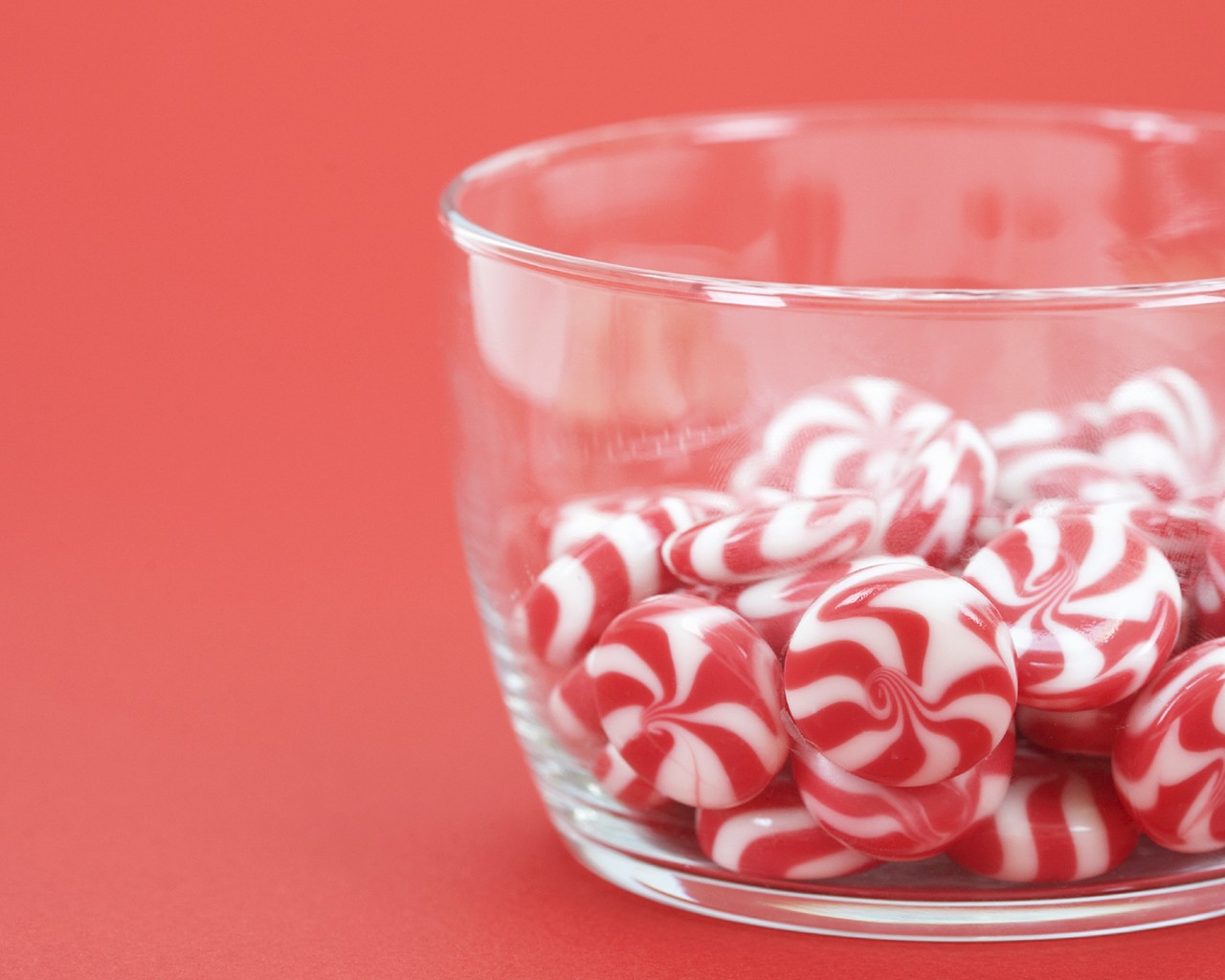 Christmas And Hanukkah Wallpaper - Old Fashioned Glass - HD Wallpaper 