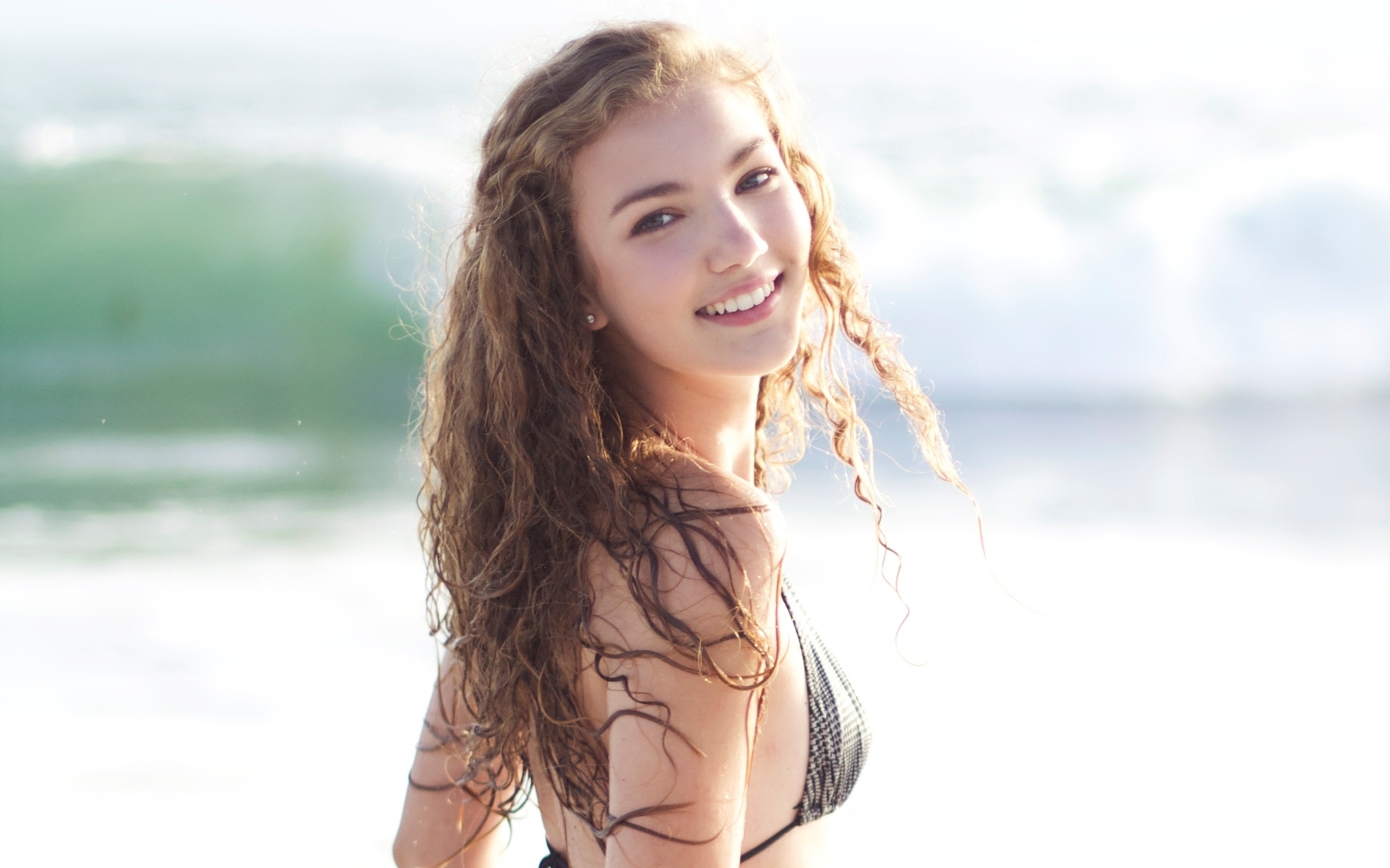 Sweet Girl Smile - HD Wallpaper 