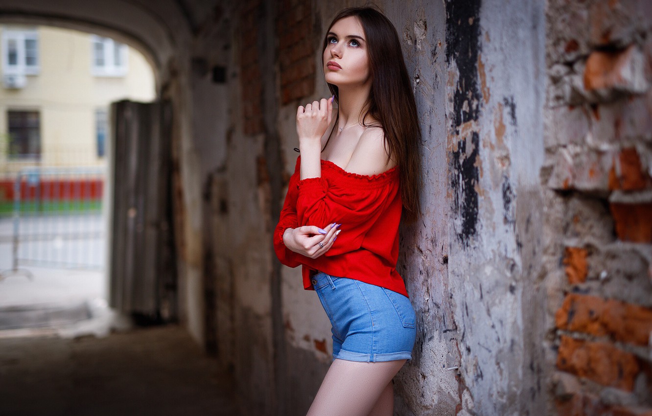 Photo Wallpaper Pose, Shorts, Girl, Maxim Romanov, - HD Wallpaper 