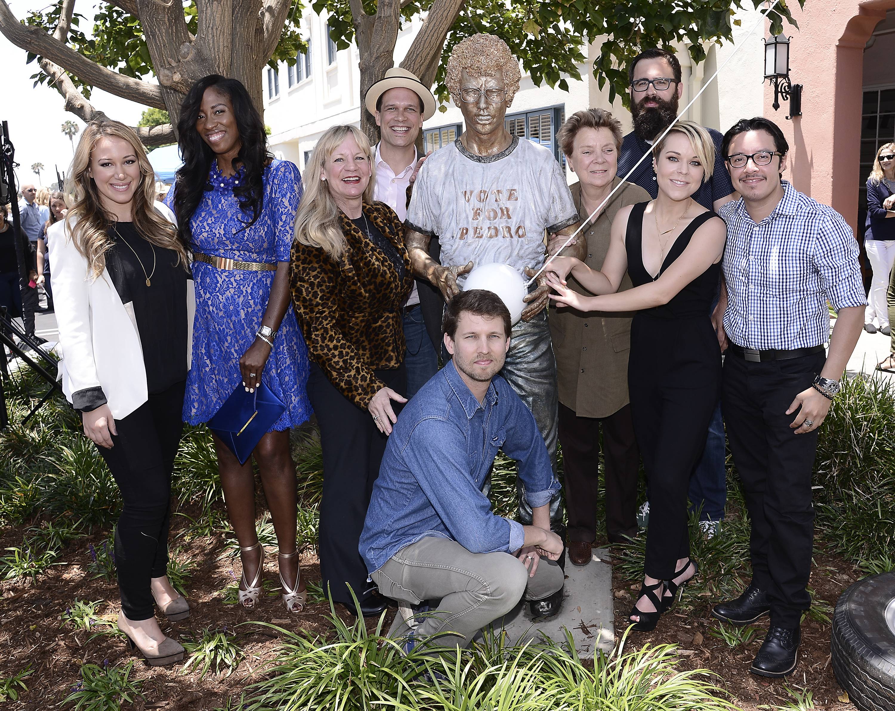 Bronze Statue Of Napoleon Dynamite - HD Wallpaper 