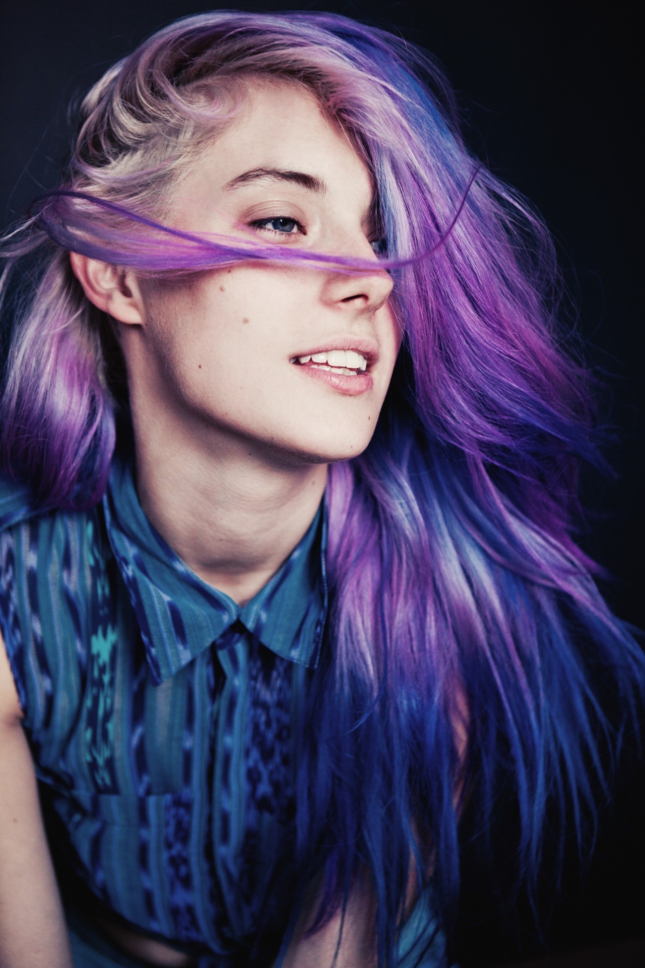 Model With Dyed Hair - HD Wallpaper 