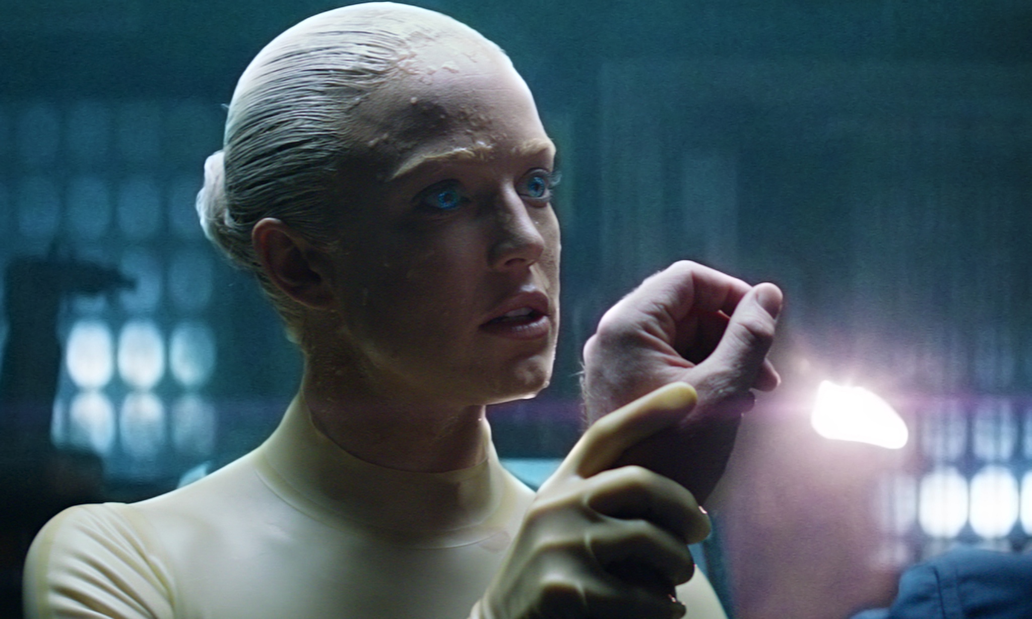 Hd Quality Wallpaper - Caity Lotz Pokies Machine - HD Wallpaper 