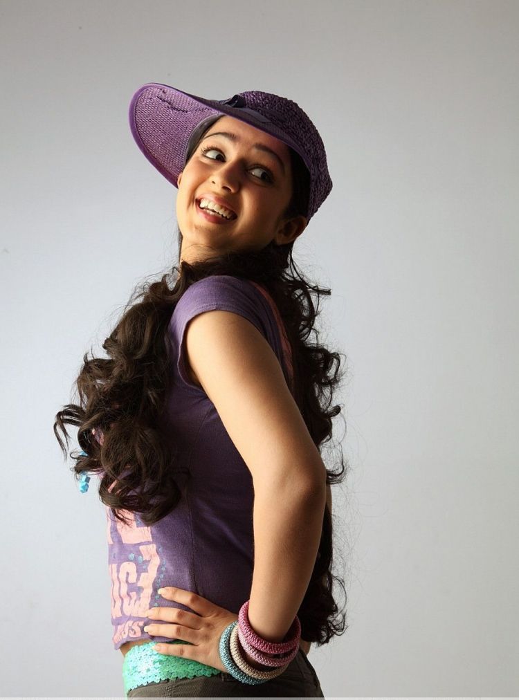 South Indian Actress Charmi Latest Photo Shoot - Girl - HD Wallpaper 