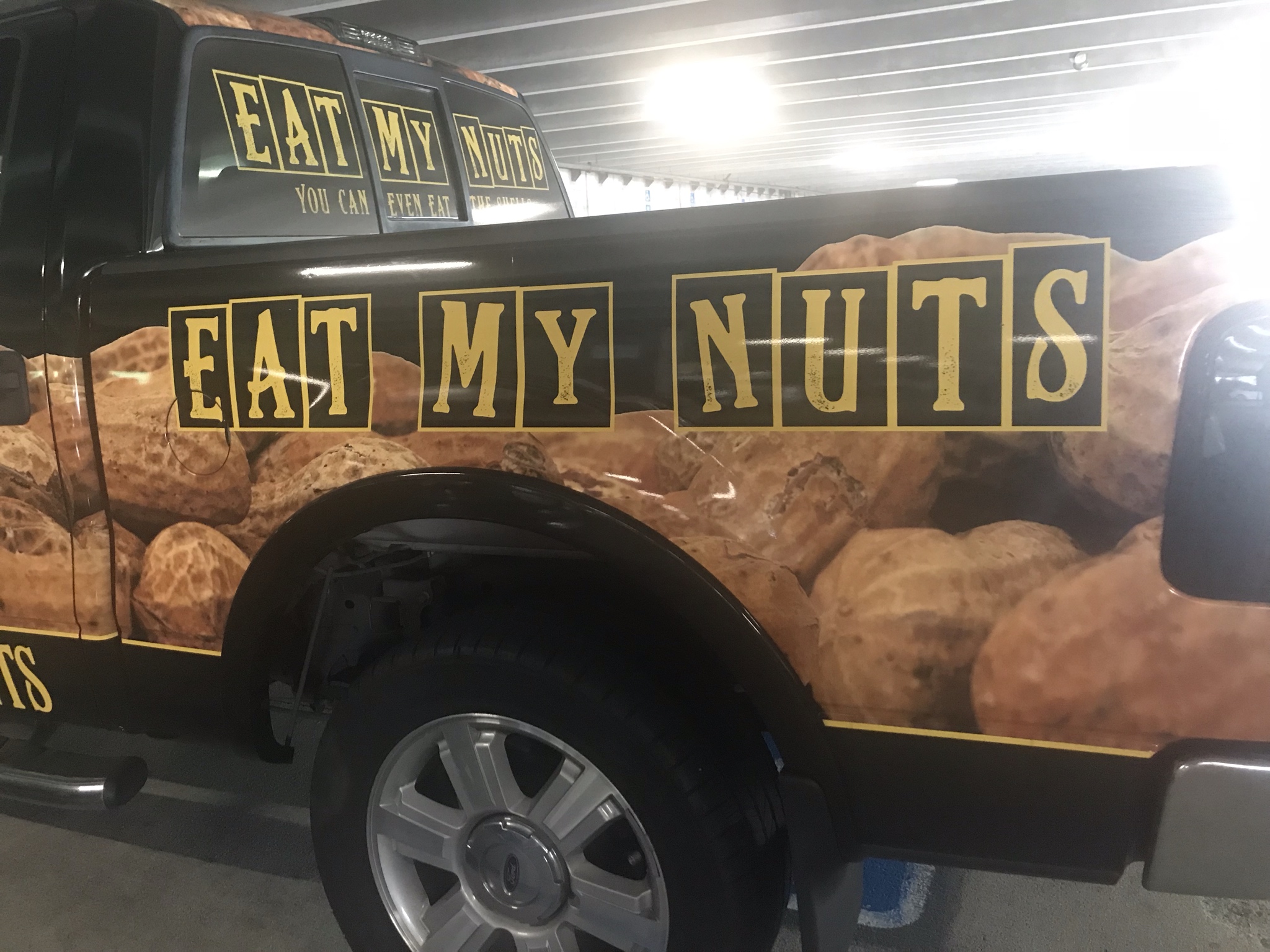 Commercial Vehicle - HD Wallpaper 