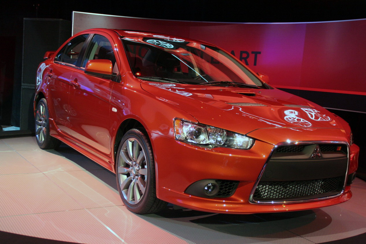 Mitsubishi Lancer Front Undercover - HD Wallpaper 
