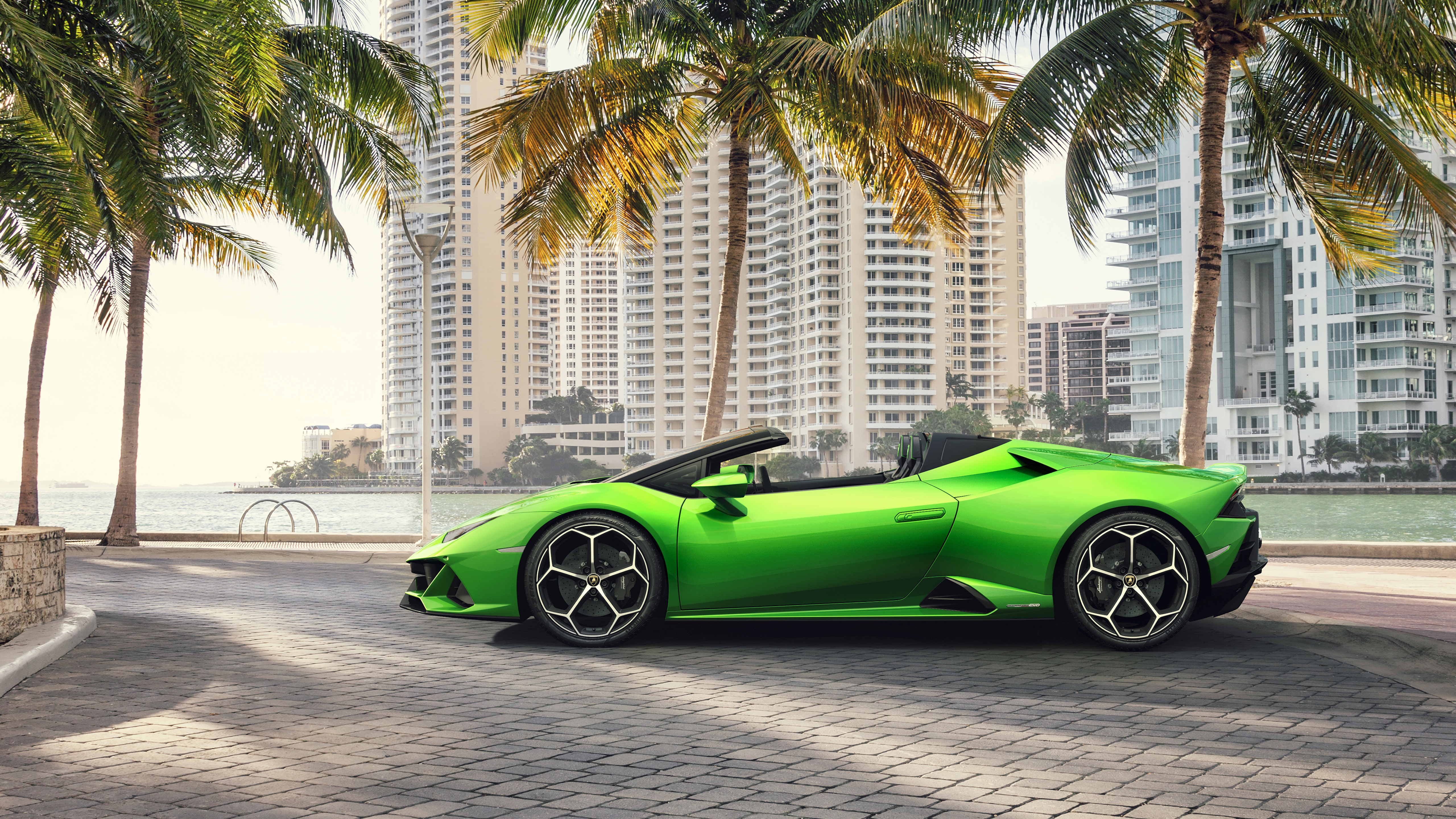 Lamborghini Huracan Evo Spyder - HD Wallpaper 
