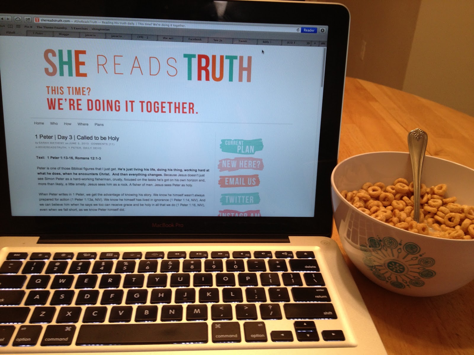 Macbook Pro - HD Wallpaper 