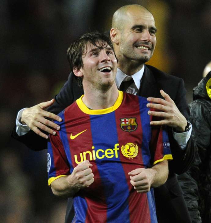 Barcelona S Coach Josep Guardiola Ce - Messi And Pep Guardiola - HD Wallpaper 