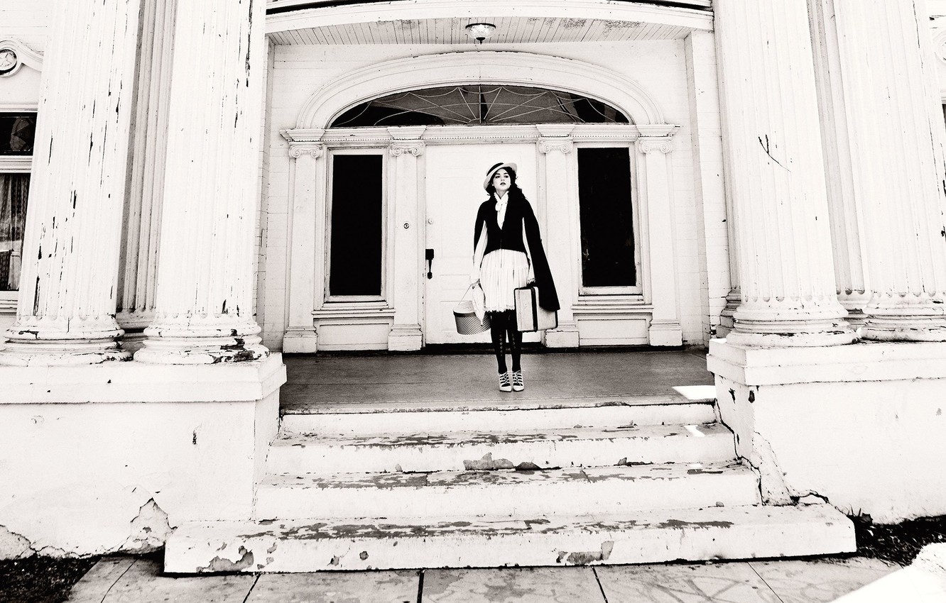 Photo Wallpaper Style, Retro, Photo, The Building, - Odeya Rush - HD Wallpaper 