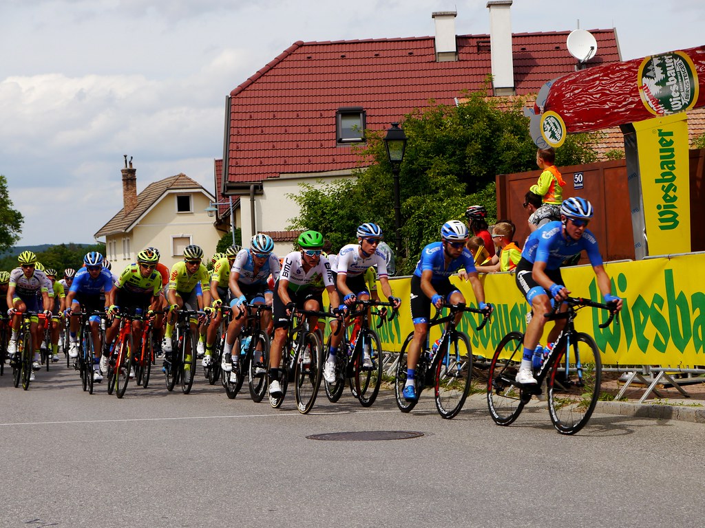 Road Bicycle Racing - HD Wallpaper 