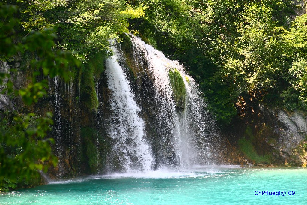 Waterfall - HD Wallpaper 