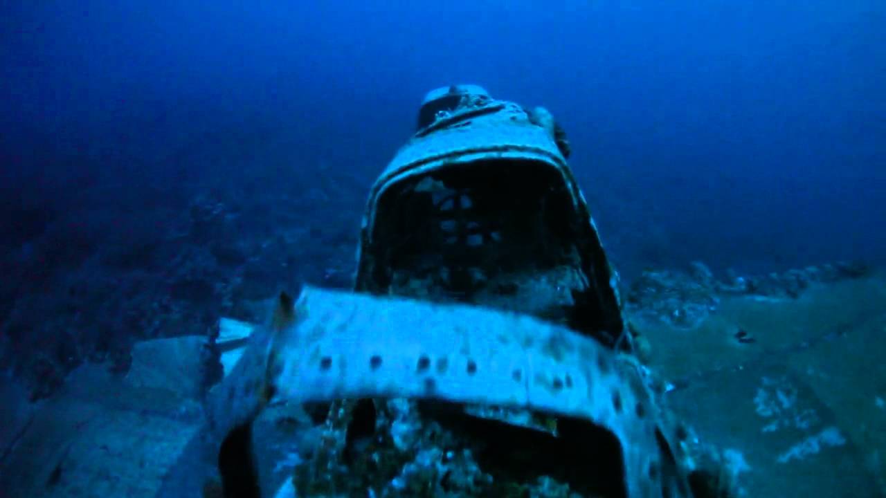 Underwater - HD Wallpaper 