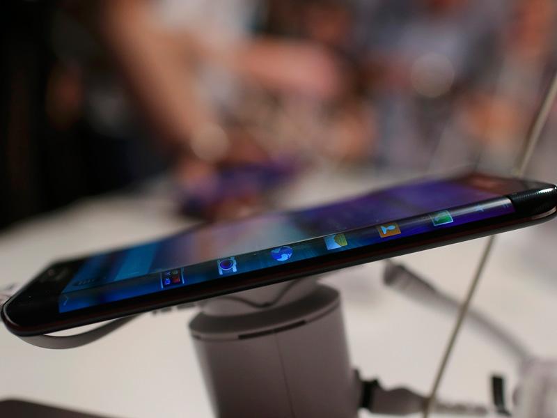 A New Samsung Galaxy Note Edge Smartphone Is Pictured - Samsung Galaxy S9 Plus Display - HD Wallpaper 