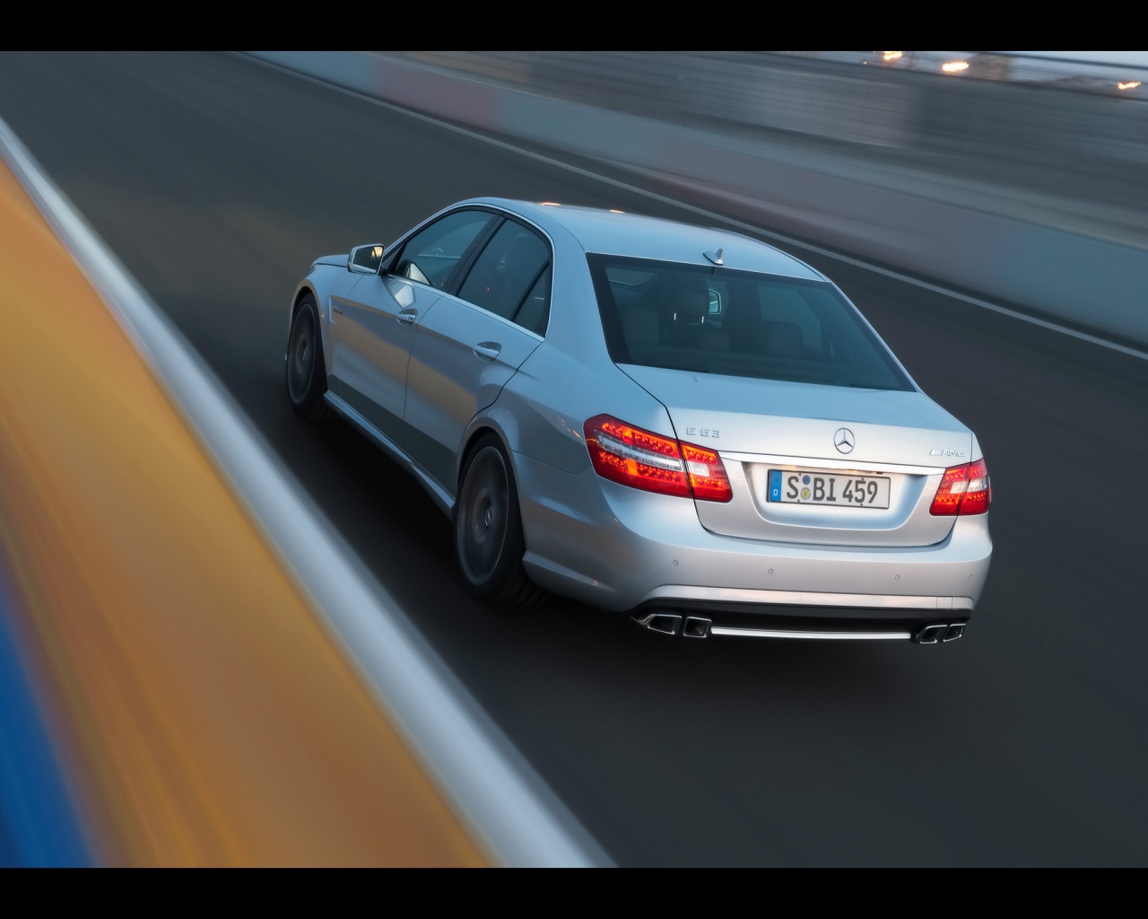 E63 W212 - HD Wallpaper 