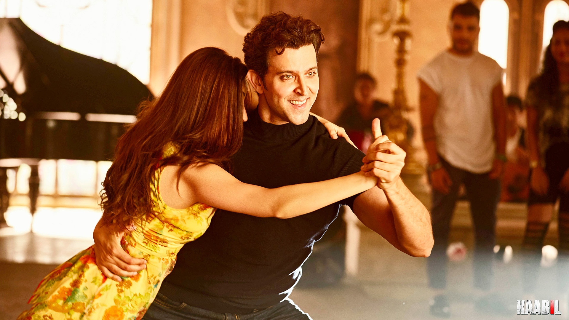 Bollywood Couple Wallpaper - HD Wallpaper 