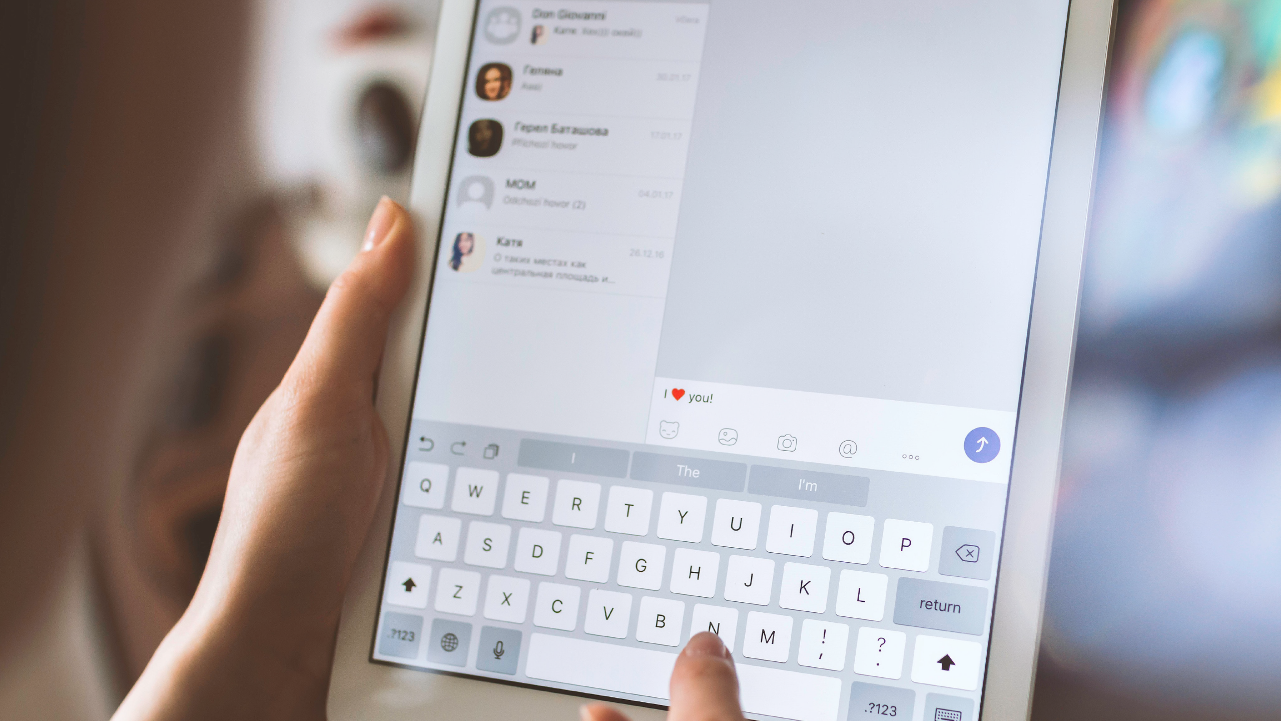 Chatbot On Ipad - HD Wallpaper 