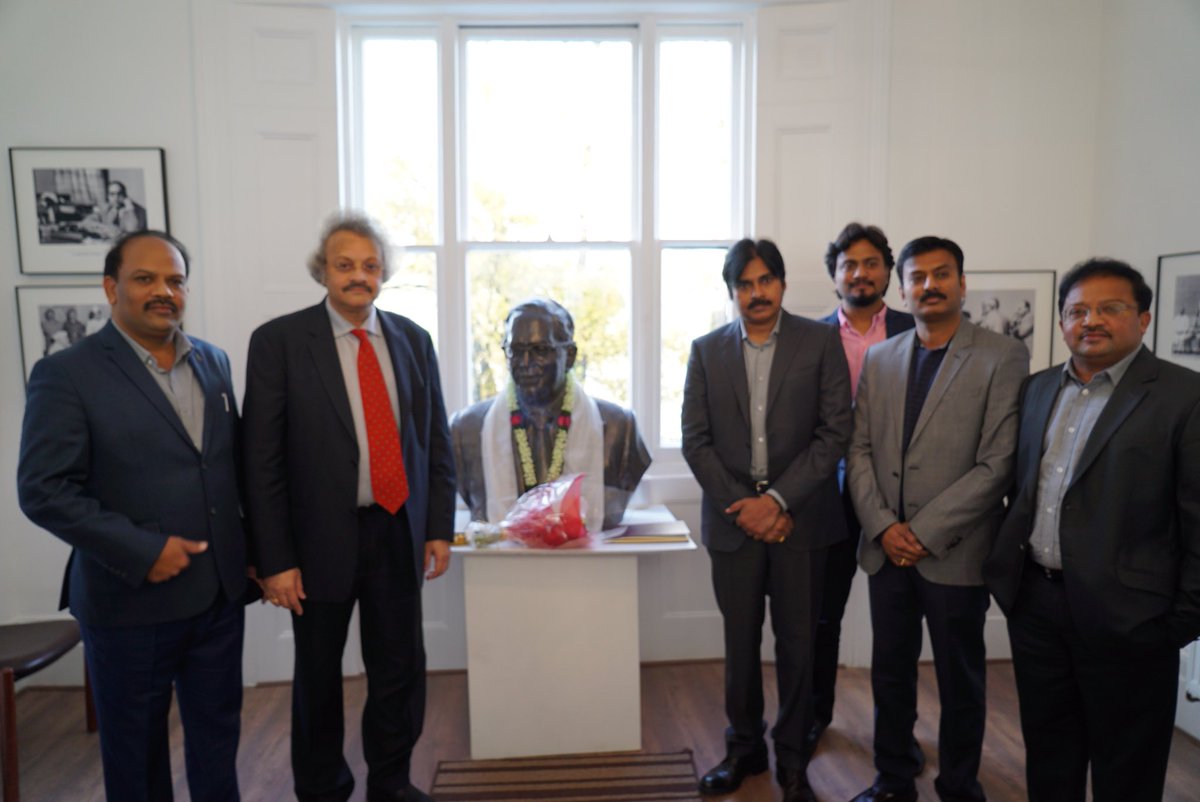 Pawan Kalyan In London - HD Wallpaper 