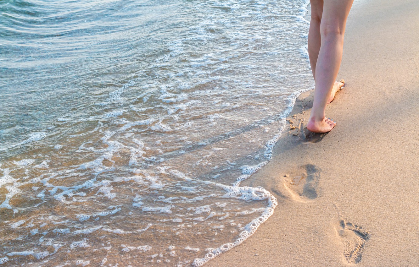 Photo Wallpaper Sand, Sea, Wave, Beach, Summer, Traces, - Caminar Sobre La Arena - HD Wallpaper 