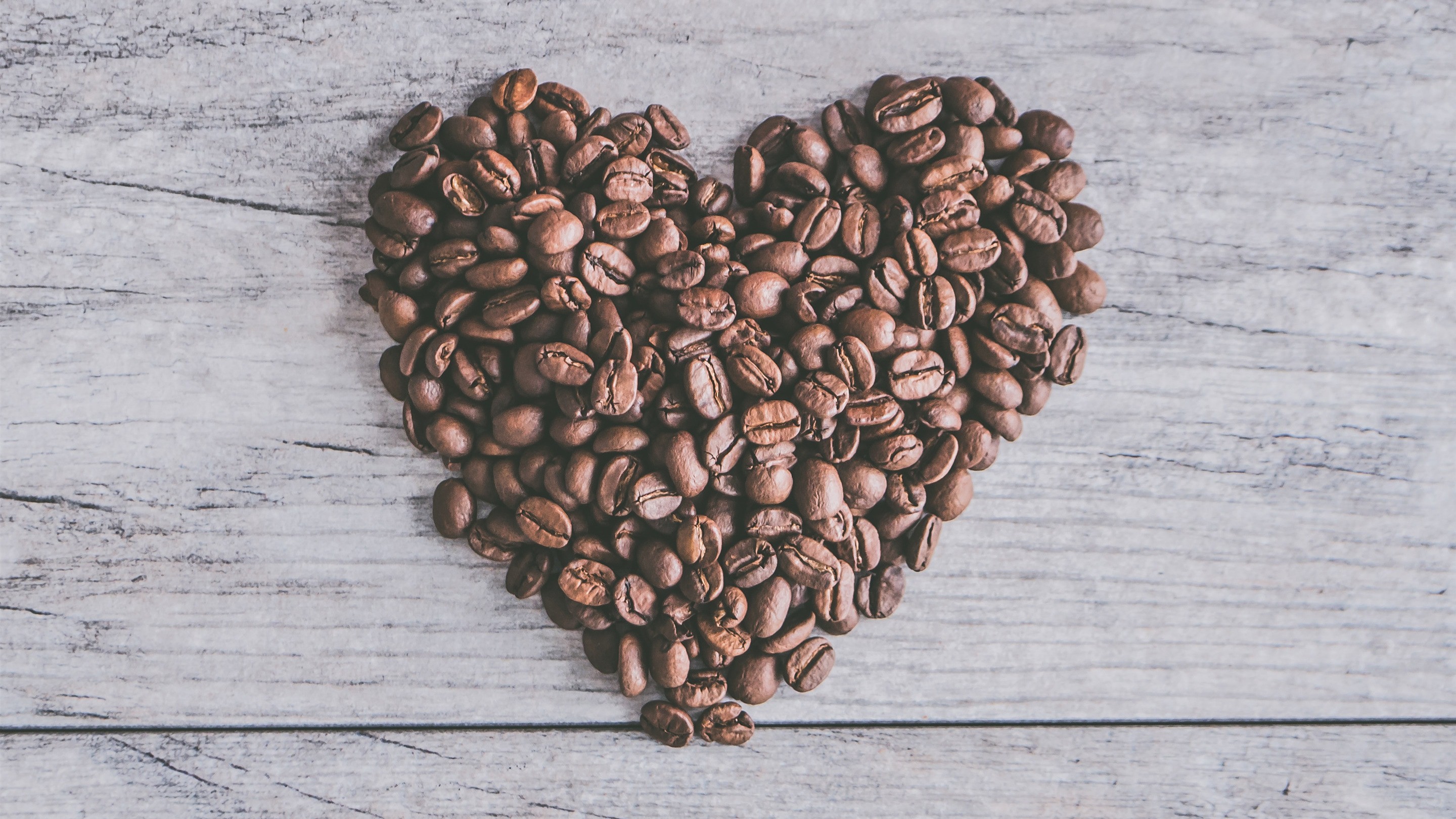 Creative Heart From Coffee Bean - Coffee Shop Coffee Beans - HD Wallpaper 