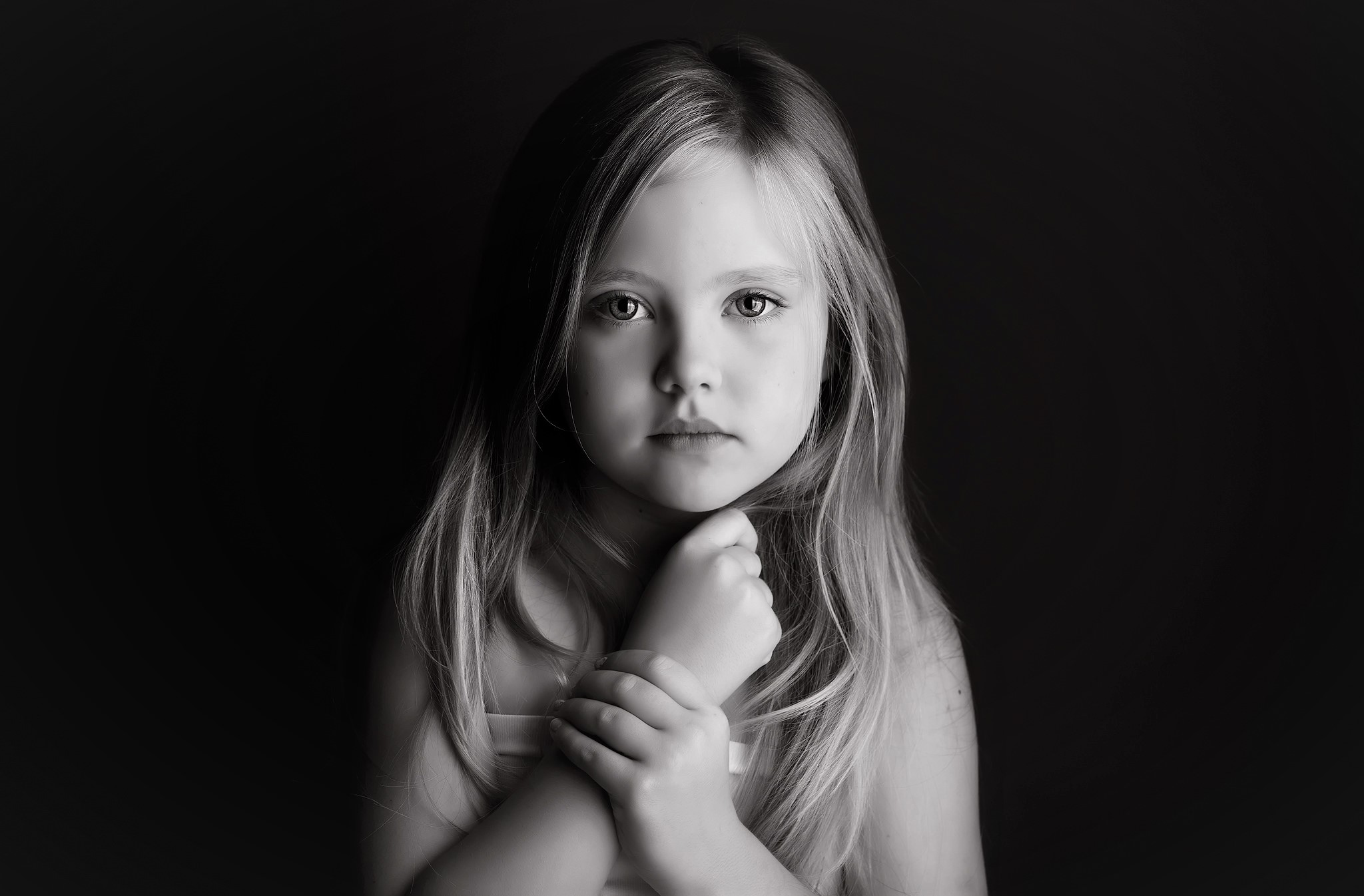 Little Girl Black And White - HD Wallpaper 
