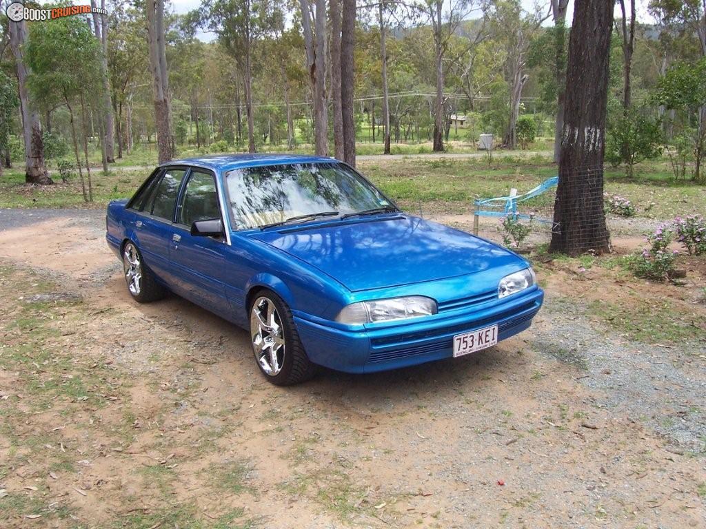 Holden Vl Commodore Blue - HD Wallpaper 