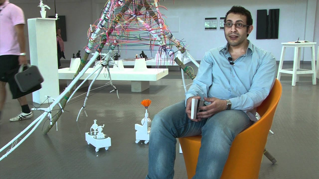 Sitting - HD Wallpaper 