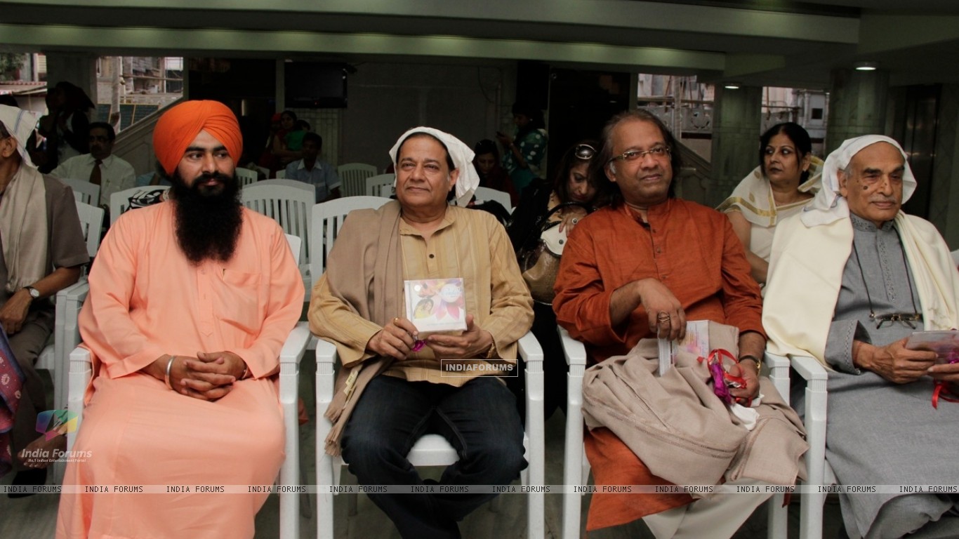 Senior Citizen - HD Wallpaper 