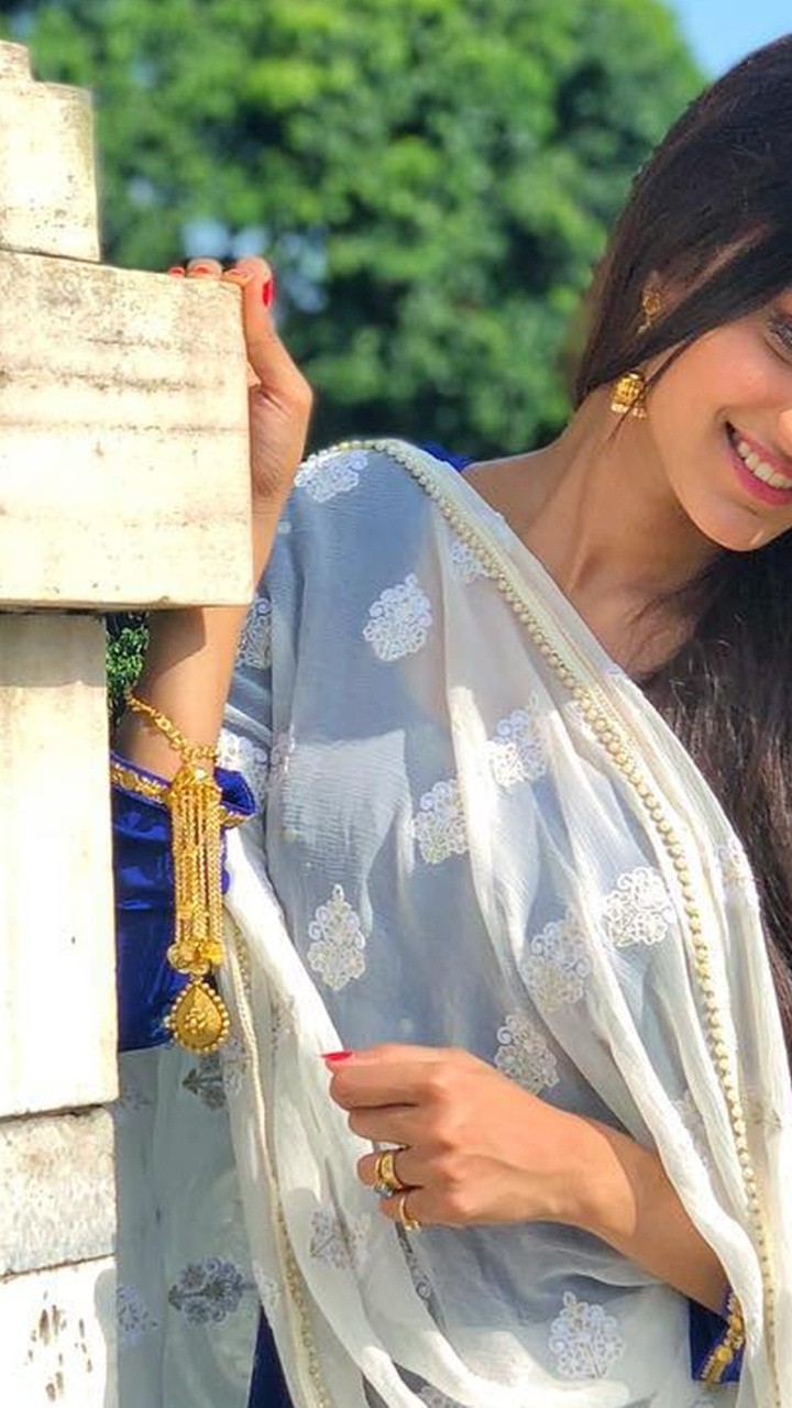 Kasauti Zindagi Ki Prerna Dress - HD Wallpaper 