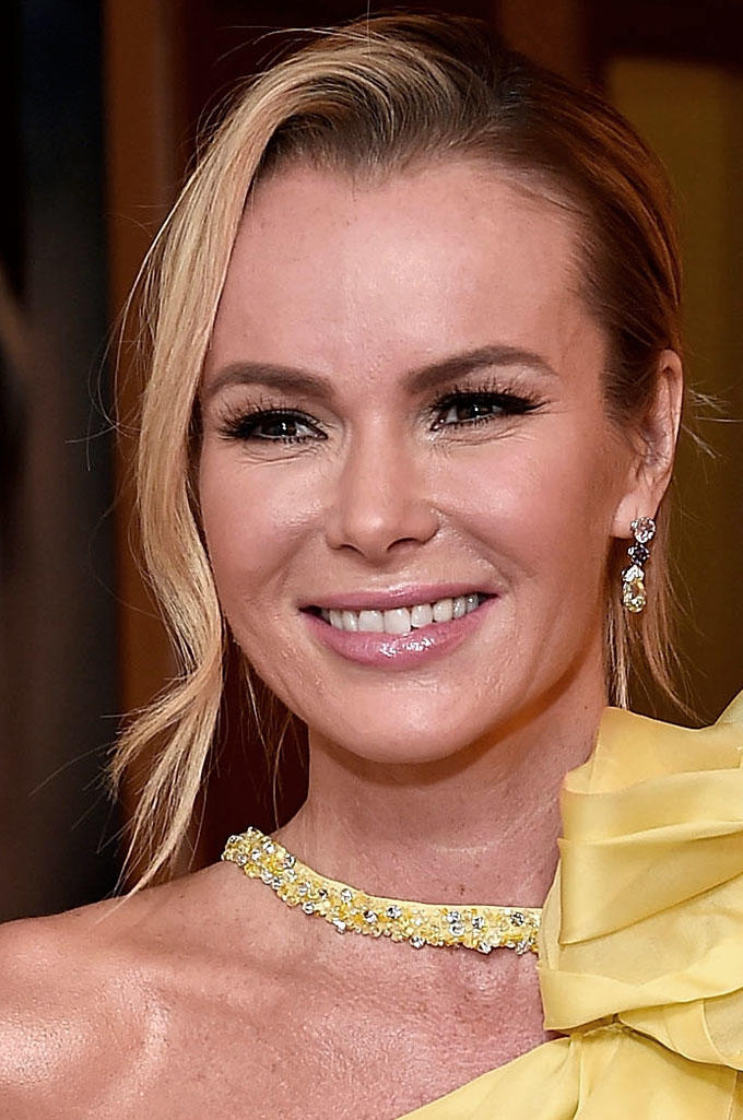 Artistas Con Orejas Grandes - HD Wallpaper 