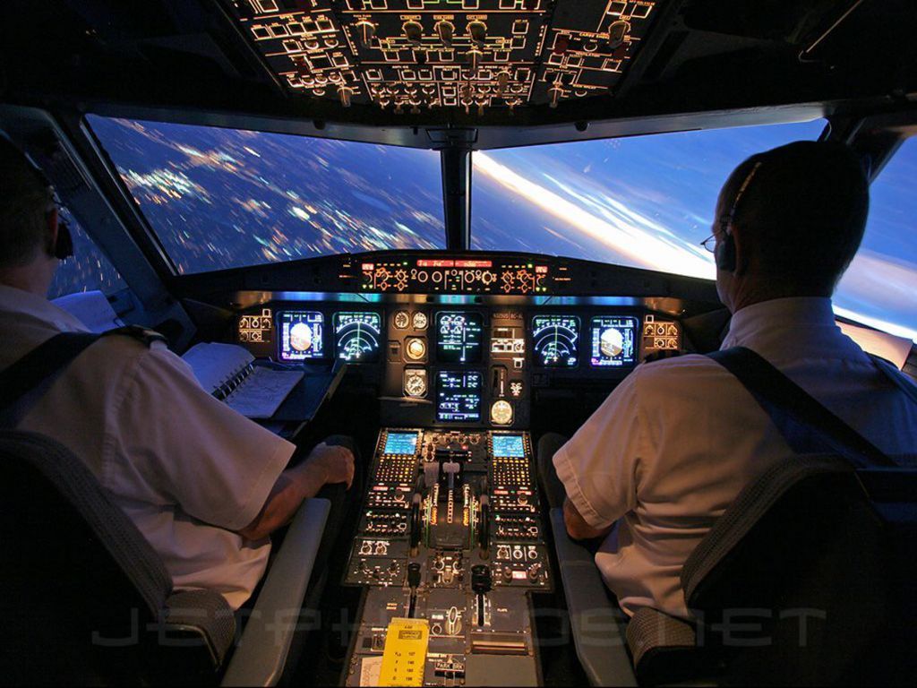 Airbus A320 Cockpit - 1024x768 Wallpaper 