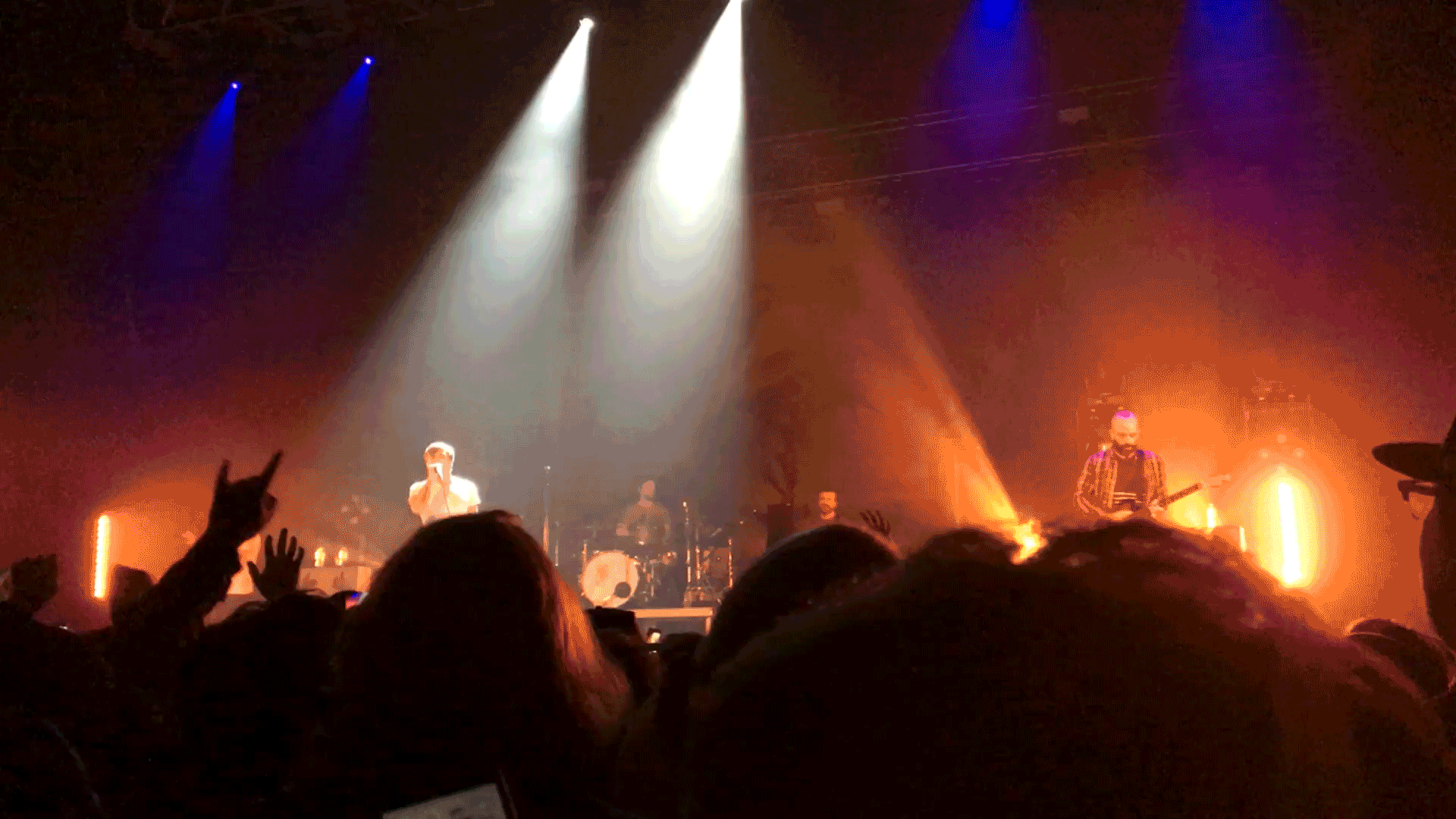 Circa Survive At The Bomb Factory On 11/7/17 - Rock Concert - HD Wallpaper 