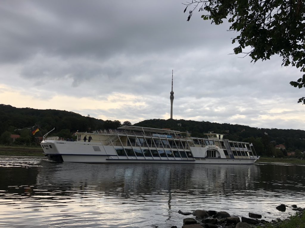 Yacht - HD Wallpaper 