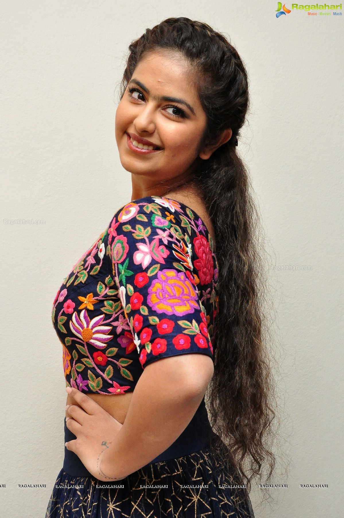 Avika Gor Sexy - HD Wallpaper 