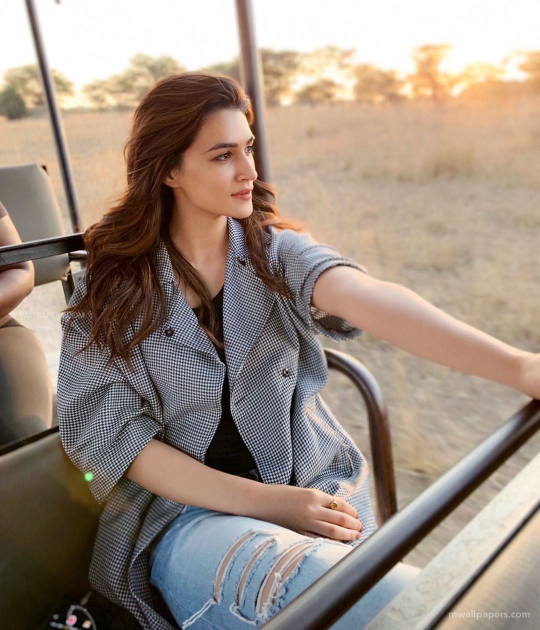 Kriti Sanon Hd Wallpapers (1080p, 4k) (58999) - 1080x1260 Wallpaper - Kriti Sanon Hd Wallpapers (1080p, 4k) (58999) - 1080x1260 Wallpaper -