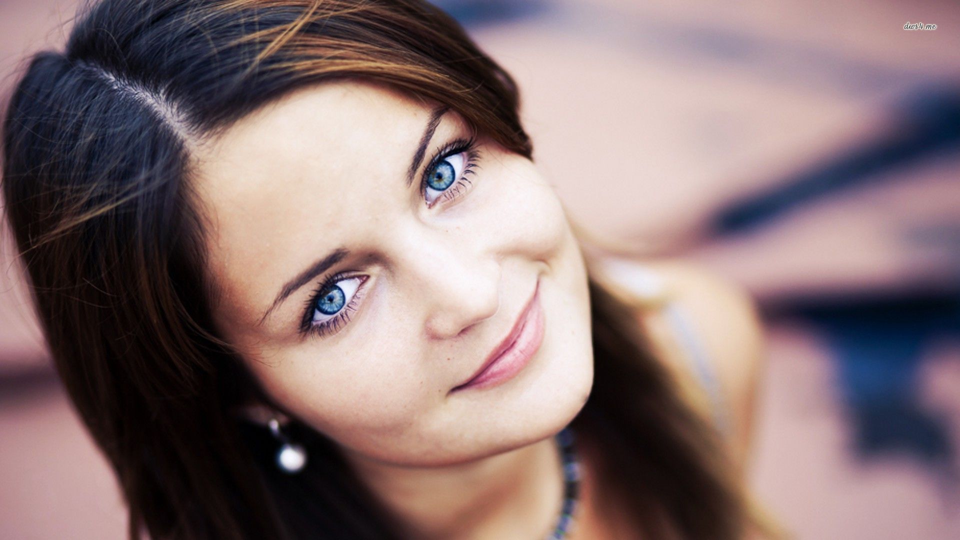 Cute Girl Blue Eyes - HD Wallpaper 