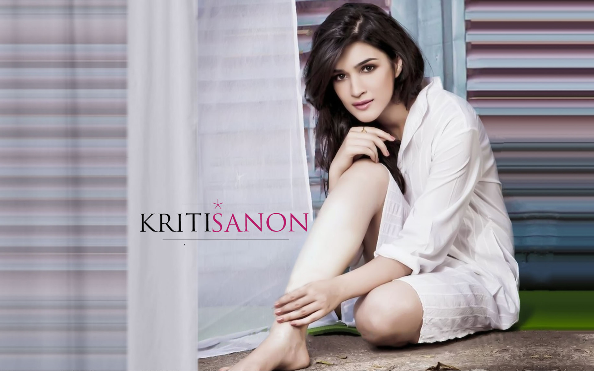 Bollywood Actress Kriti Sanon Hd Wallpaper - Sexy Wallpaper Kriti Sanon - HD Wallpaper 