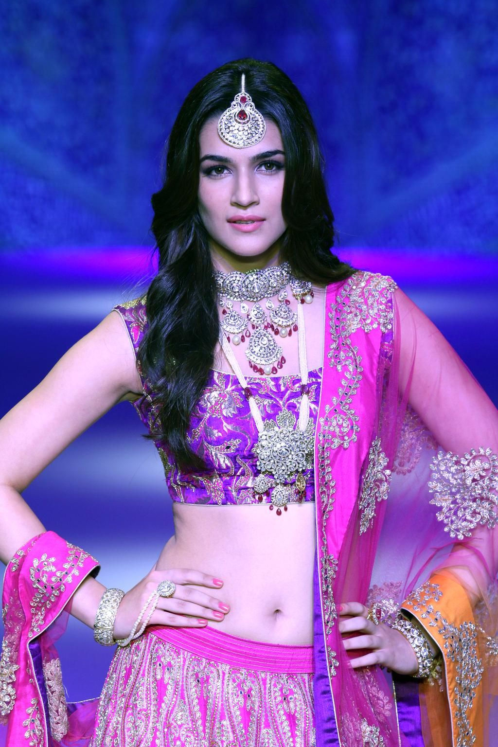 Kriti Sanon Navel Hd - HD Wallpaper 