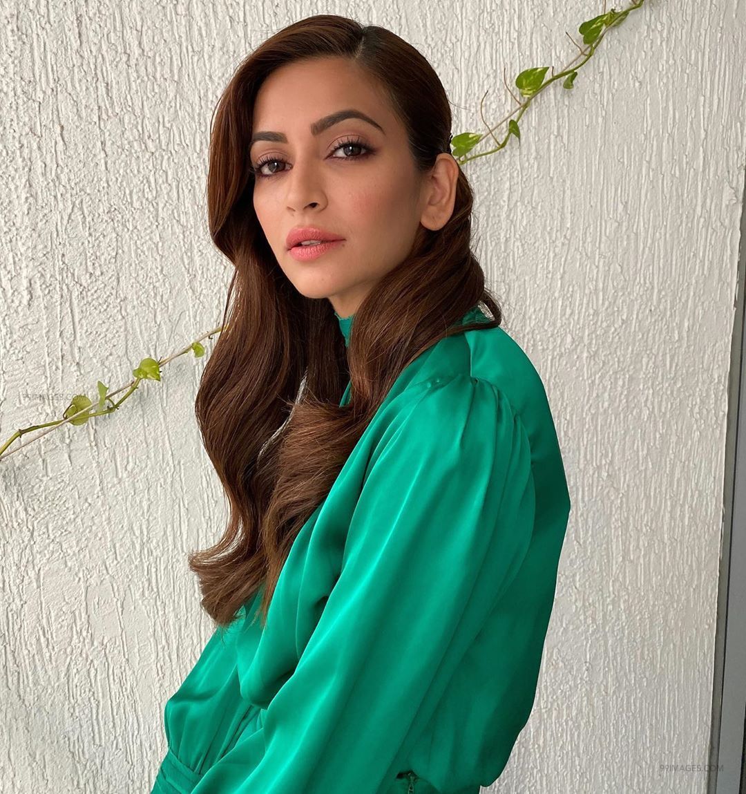 Kriti Kharbanda Hot Hd Photos & Mobile Wallpapers (64049) - Kriti Kharbanda - HD Wallpaper 